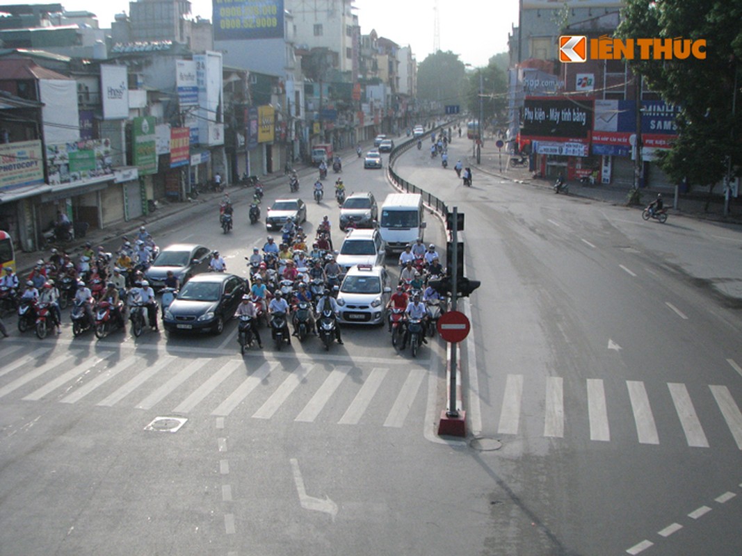 Giao thong ngay khai giang nam hoc moi thong thoang-Hinh-8